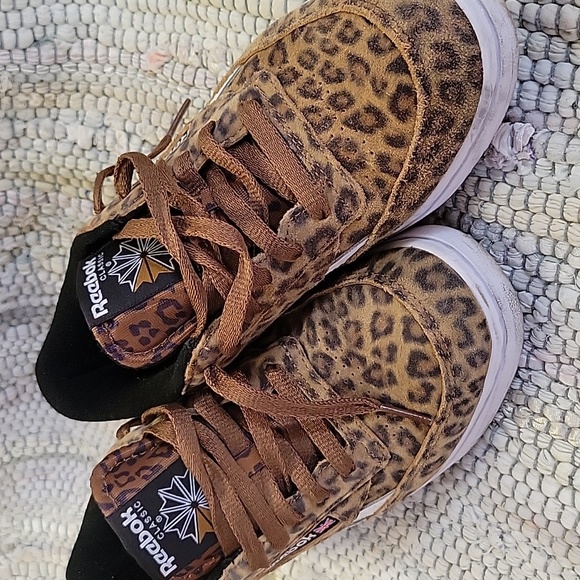 Don't walk.  ... run!!@   🐆 reebok ♡ - Picture 2 of 3